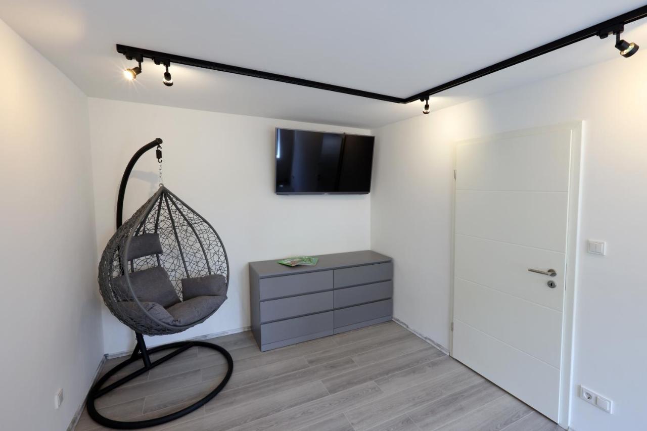 Modern Und Neu, Ausstattung Mit Kaffeevollautomat, 2x Netflix-tv, Lueftungsanlage, Geschirrspueler Appartement *